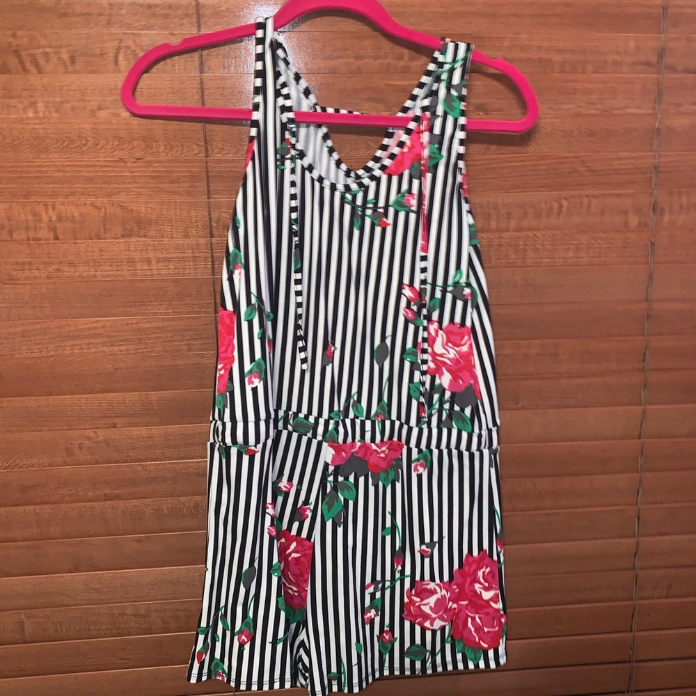 Romper - Picture 2 of 3